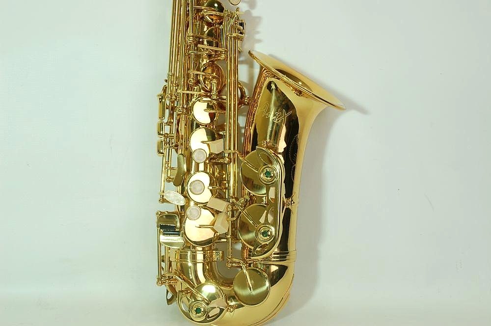 Алт саксофон SP1001G