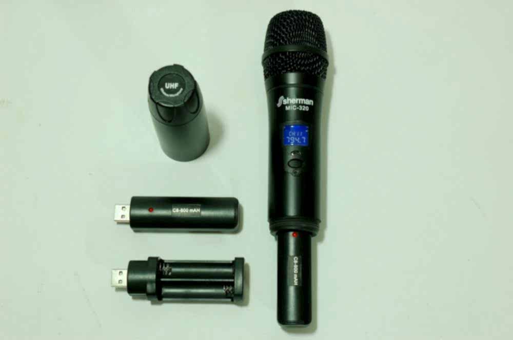 Двоен UHF микрофон Mic320 с акумулатори