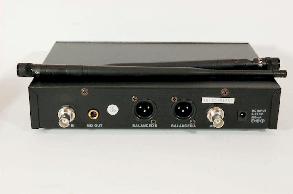 Двоен UHF микрофон MU218 със сменяема честота