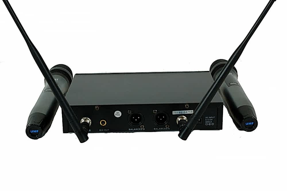 Двоен UHF микрофон MU218 със сменяема честота